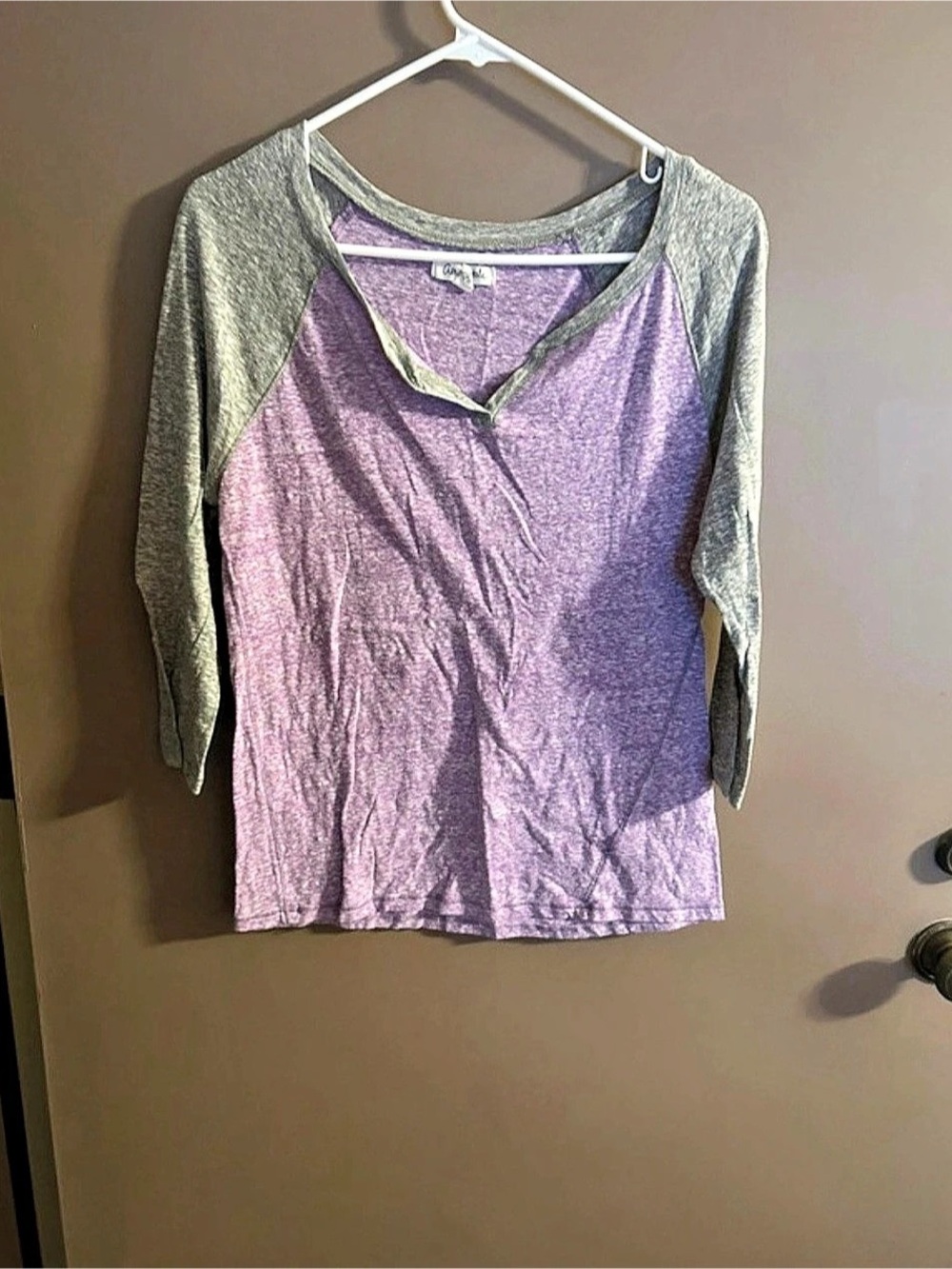 Aeropostale Long Sleeve Raglan Henley Purple & Gray Size Large